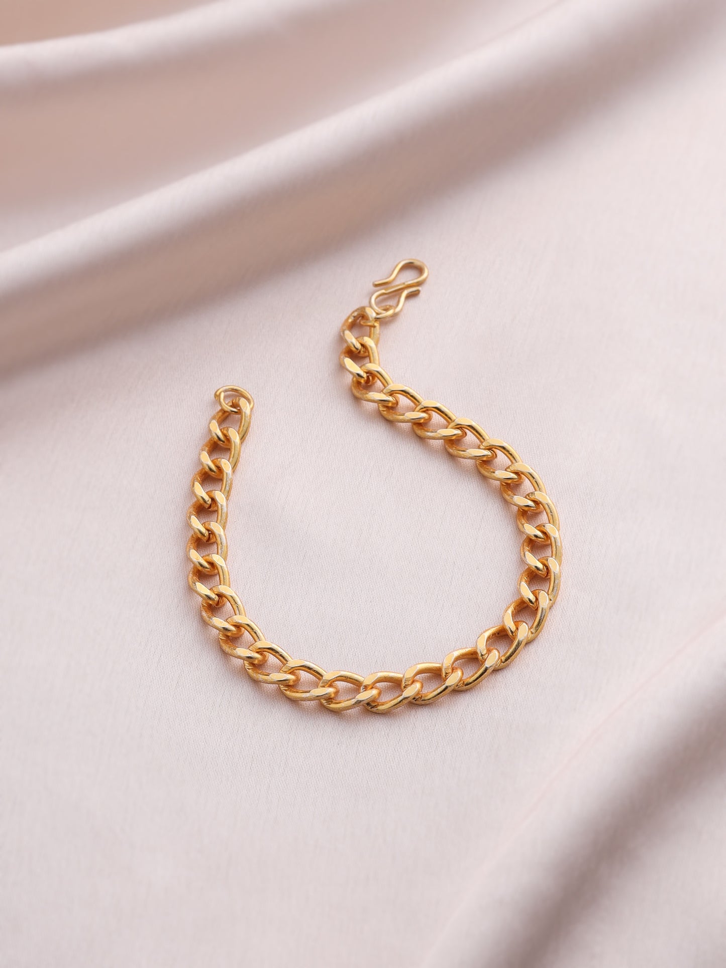 CUBAN GOLD BRACELET