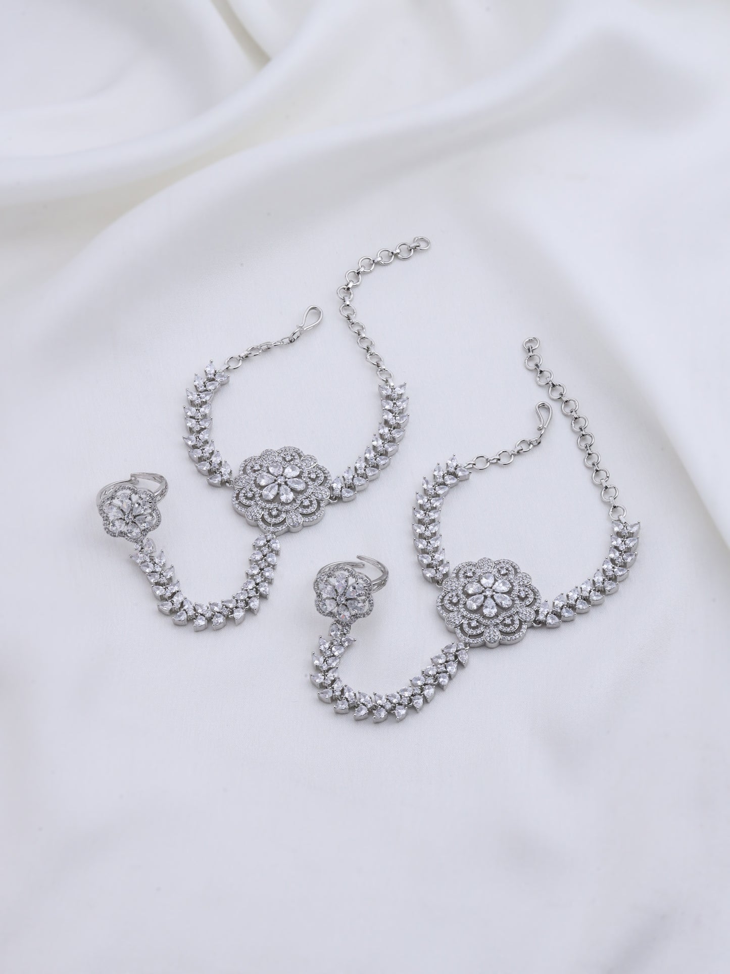 SPARKLE HAATH PHOOL (PAIR)