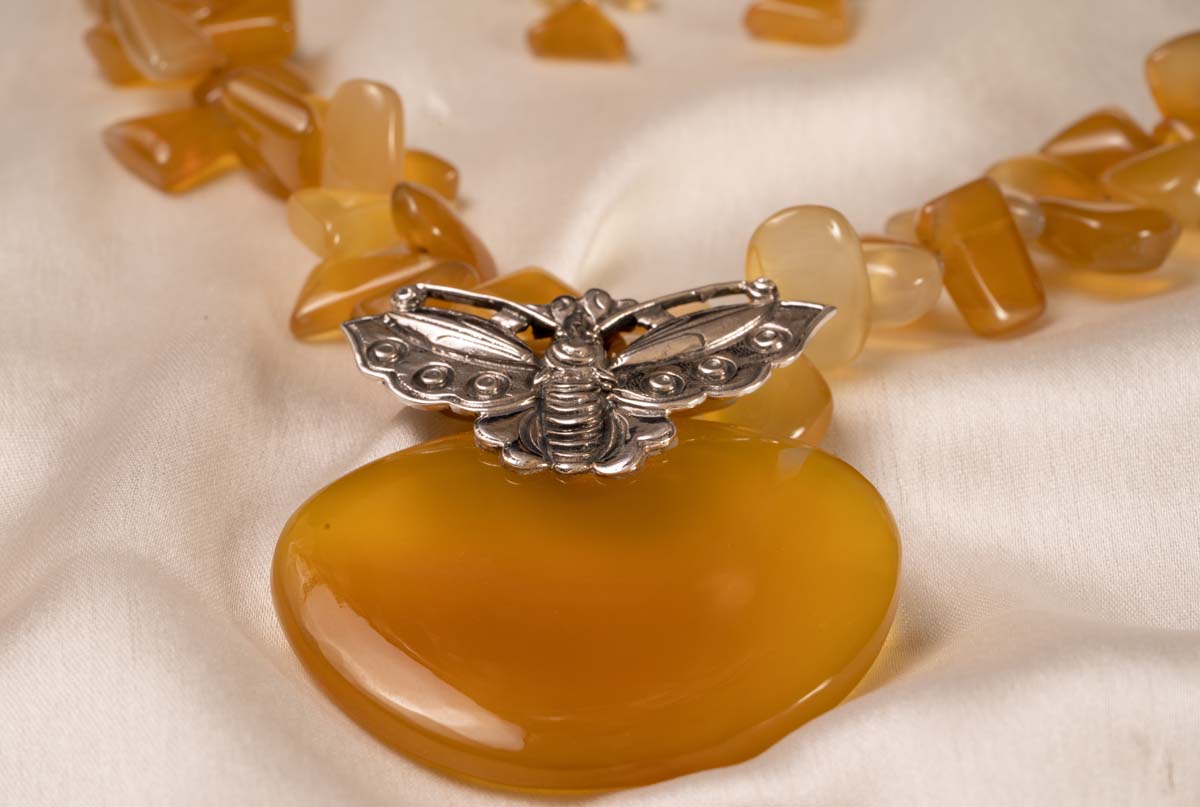 92.5% PURE SILVER AND SEMI PRECIOUS STONE COLLECTION NATURAL HONEY AGATE NECKLACE, EARRINGS AND BRACELET