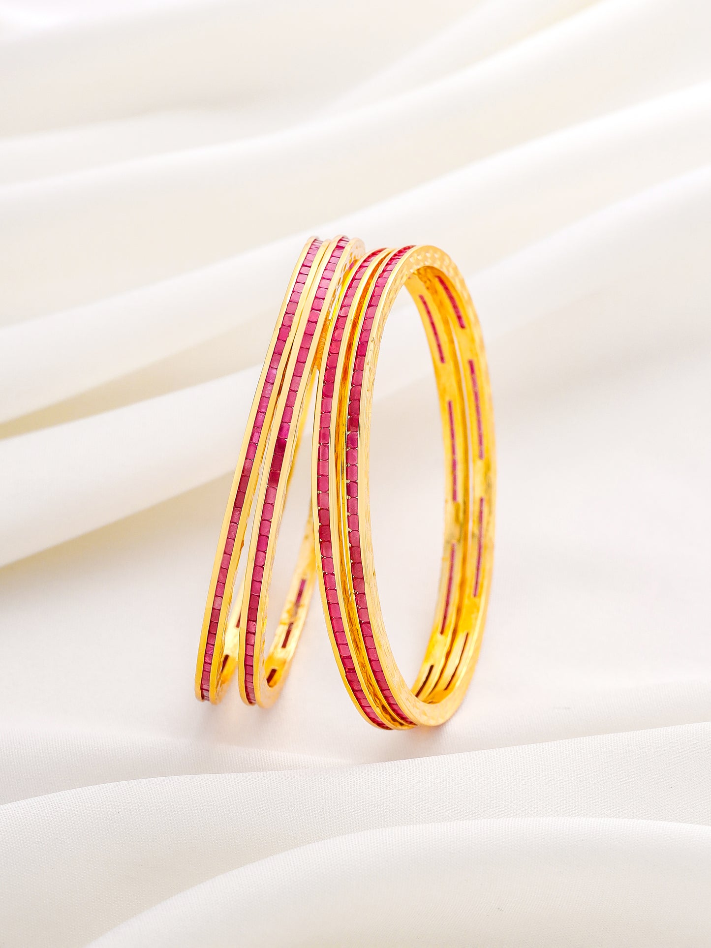 RIVIERA RED BANGLES (SET OF 4)