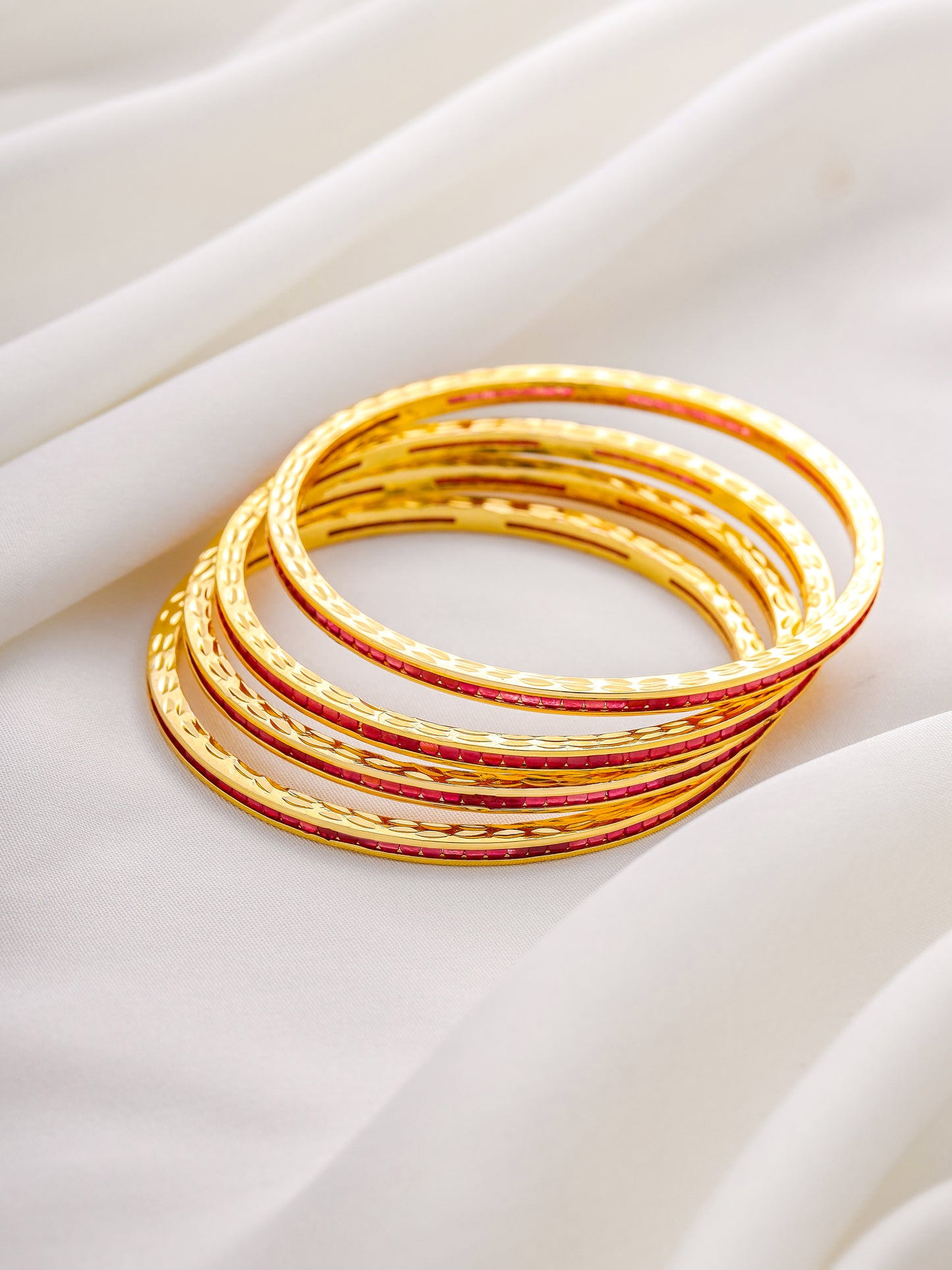 RIVIERA RED BANGLES (SET OF 4)