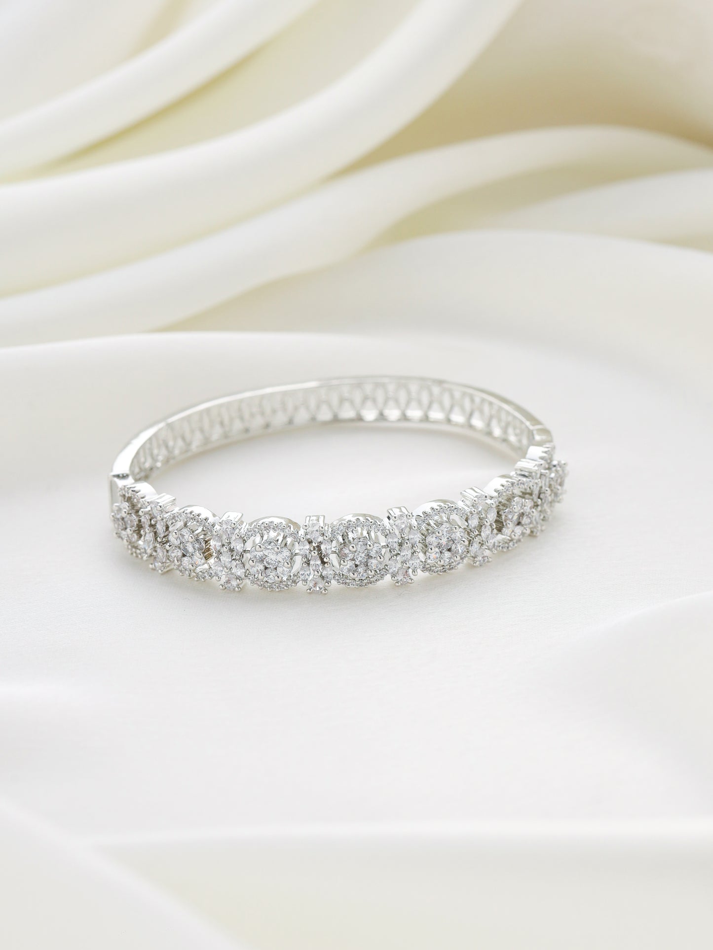 ANASTASIA DIAMOND BRACELET