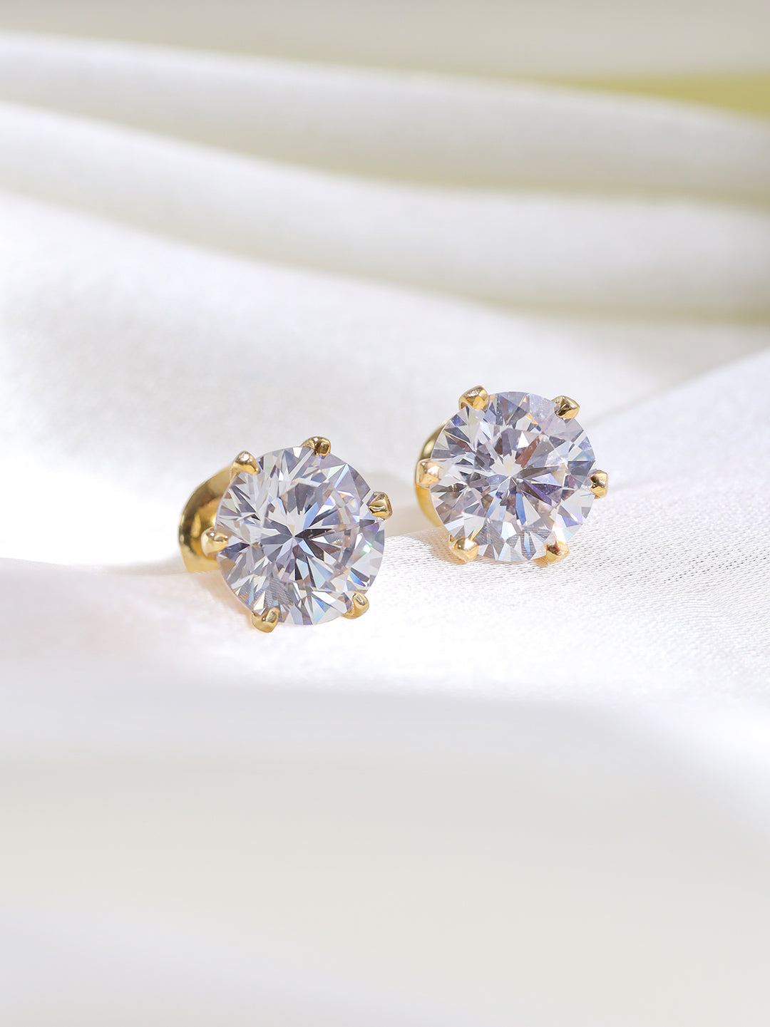 CLASSIC GOLD SOLITAIRE STUDS